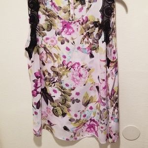 Like new Floral Sleeveless Blouse